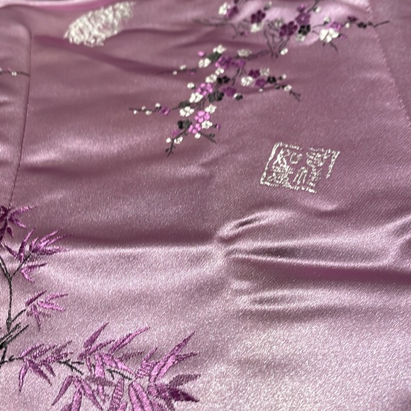 Girl’s silk Chinese dress Size: 18 - Picture 5 of 8